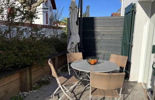 Cambo-les-Bains Apartment | Cozy T1 bis in Cambo-les-Bains: Terrace, Private Parking, Pet Friendly, 10 Min to Town & Thermal Spa