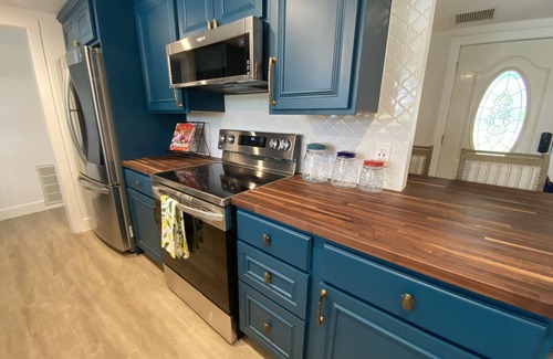 Tavares House | Cozy Tavares home in with heated pool on the canal