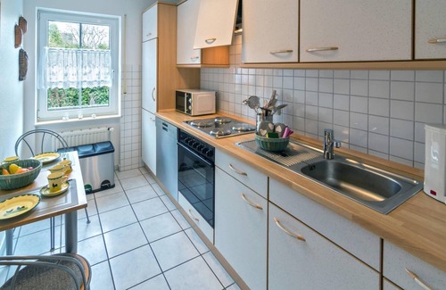Dornumersiel House | Cozy terraced house Antje with terrace and small garden