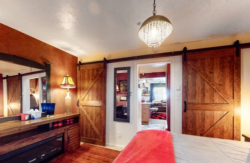 Brian Head Condo | Cozy, Third-Floor Condo Near the Slopes w/ Free WiFi, a Wood Stove, & Views