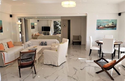 Varkiza Apartment | Cozy Three Bedroom Apartment in Varkiza