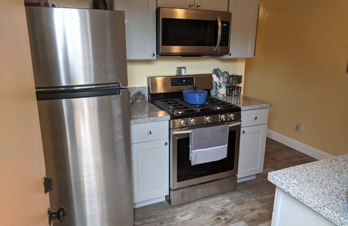 Lompoc Apartment | Cozy tiny house near beach, wine, and rocket launches!