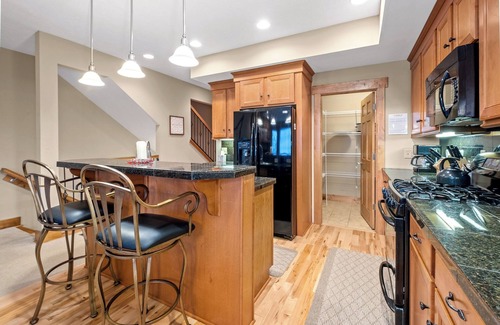 Champion House | Cozy top of the mountain retreat at 7Springs Resort