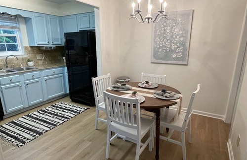 Flowood House | Cozy Townhome by Reservoir, Centrally Located, Pet Friendly, Community Pool