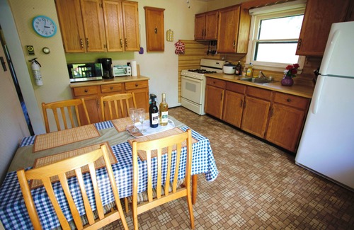 Marmora Cottage | Cozy Tranquil Cottage Living -Beautiful Green Areas -River access from backyard!