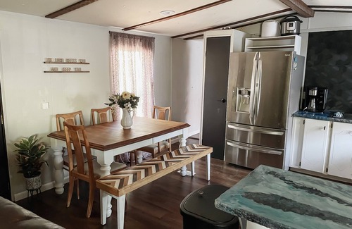 Fort Gibson House | Cozy two bedroom newly renovated with screened in porch -great for families!