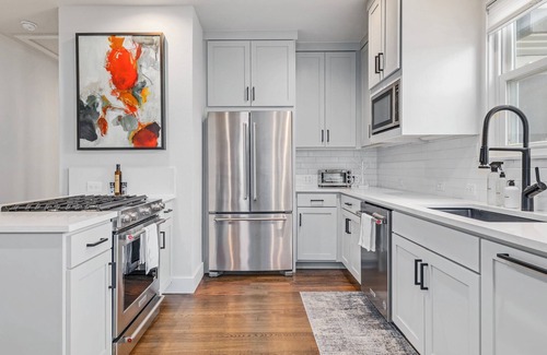 Clarksville House | Cozy Unit + Minutes to Downtown - Ivory II