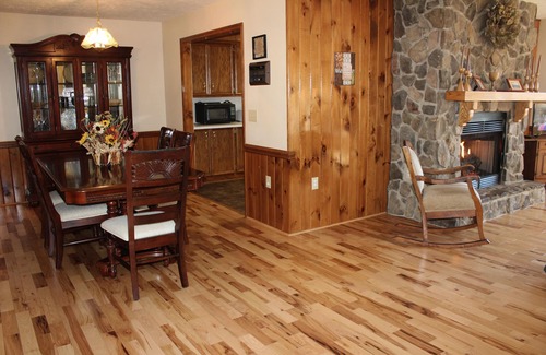 Jefferson Cabin | Cozy Up in the Carolina Mtns–Your Perfect Winter Escape Awaits!