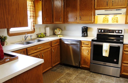 Jefferson Cabin | Cozy Up in the Carolina Mtns–Your Perfect Winter Escape Awaits!