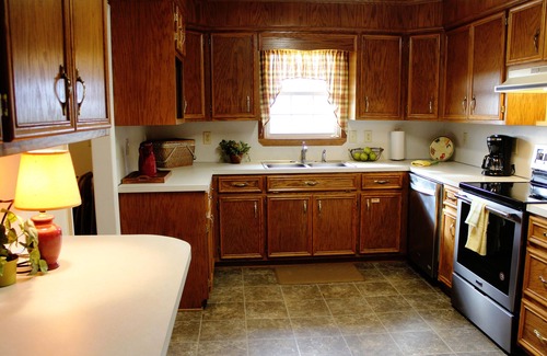 Jefferson Cabin | Cozy Up in the Carolina Mtns–Your Perfect Winter Escape Awaits!