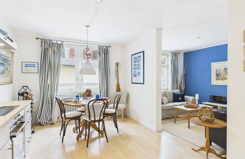 Lindau Apartment | Cozy vacation apartment "Inselglück" - roof terrace, lake view, central