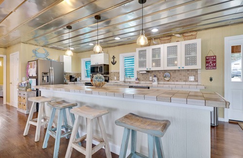 Varnamtown House | Cozy Waterfront Home! 2BR/2BA Large covered deck*fishing dock*floating boat dock