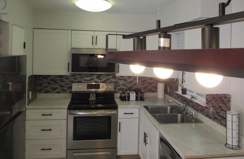 Cape Girardeau House | Cozy Westend 4 queen beds, clean, quiet with a walk out basement