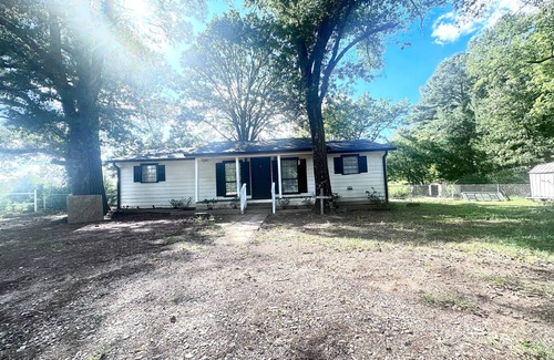 Tyler Cabin | Cozy Wood Cottage in Tyler