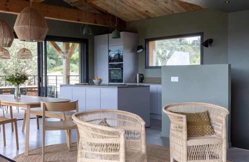 Pianotolli-Caldarello Villa | Cozy wooden villa, with pool, sea view, close to beaches