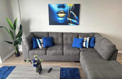 Oak Park Apartment | Cozy1 BDRM apartment Located In The Heart Of Downtown Oak Park by Glow & Explore