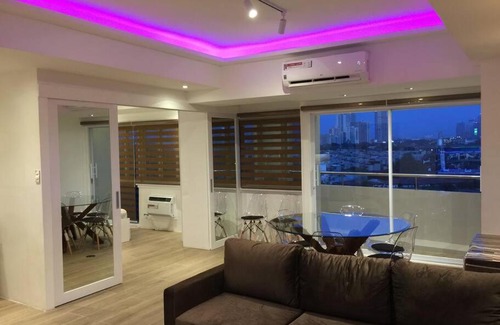 Valencia Apartment | Cozy60sqm 1BR balcony/prking/Wifi/Ntflix near Mall