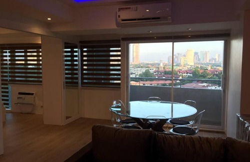 Valencia Apartment | Cozy60sqm 1BR balcony/prking/Wifi/Ntflix near Mall