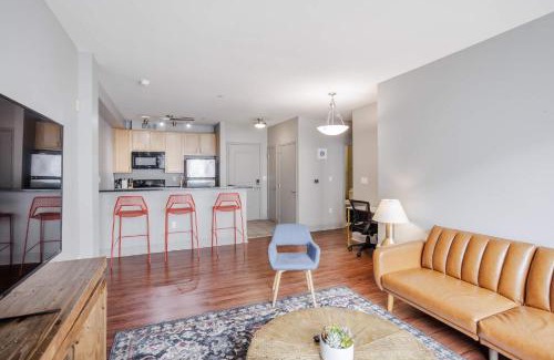 Downtown Cincinnati Apartment | CozySuites at the Banks gym pool 13