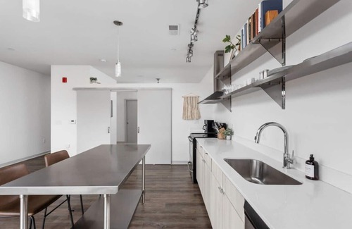 Downtown Indianapolis Apartment | CozySuites I Trendy 1BR, Bottleworks Indy #1