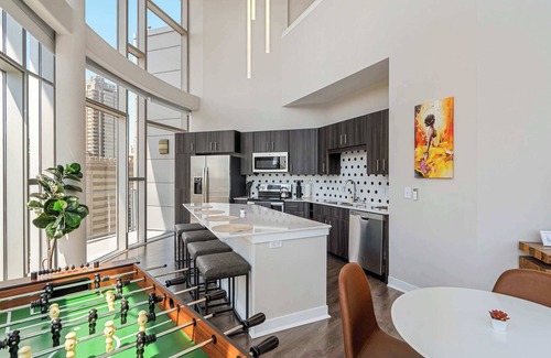 Mile Square Apartment | CozySuites - Penrose On Mass with pool and parking #5