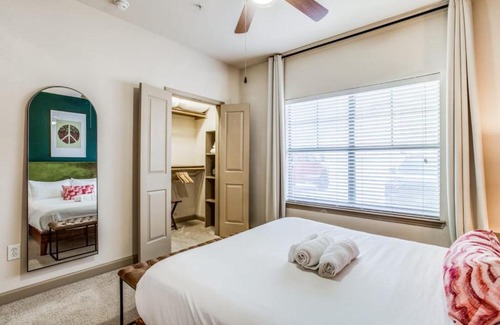 McNeil Apartment | CozySuites Stunning 1BR Condo in Mountain Resort