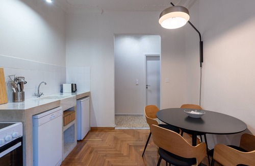 Kerameikos Apartment | Crane – Stylish Living in the Heart of Metaxourgeio