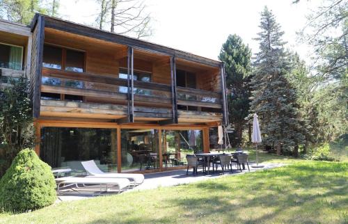 Lens Ski Chalet | Crans Montana under the stars