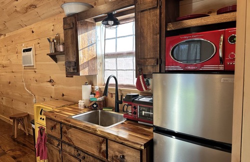 Copeland Cabin | Crawdad Cabin - Minutes from Grand Lake O’ The Cherokeen@Grand Getaway RV Parkn