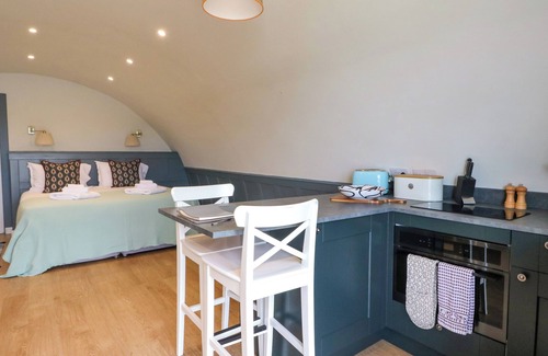 Isle of Luing Cottage | CREAGS, pet friendly, with a garden in Cullipool, Isle Of Luing
