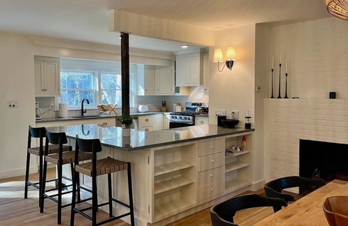 Egremont House | Creamery: stunning, renovated 5 bedroom w/ hot tub, screened-in porch, firepit and more!