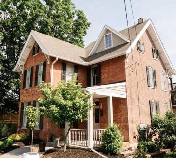 Honey Brook Apartment | Creative Private Attic 1br Suite