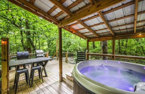 Rocky Grove House | Creekside - 7 Min to Park 20 Min to Gatlinburg