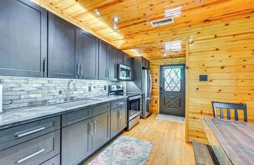 Christopher Creek Cabin | Creekside Cabin Retreat w/Private Deck in Payson