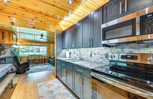 Christopher Creek Cabin | Creekside Cabin Retreat w/Private Deck in Payson