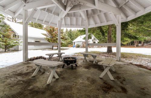 Cle Elum House | Creekside Cabin