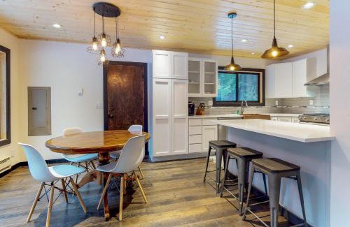 Cle Elum House | Creekside Cabin