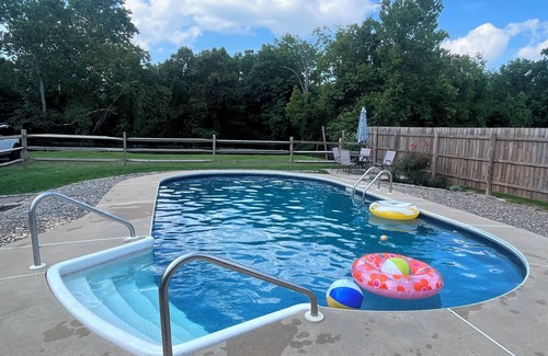 Perkiomenville Cottage | Creekside Cottage with Pool on the Perkiomen Trail