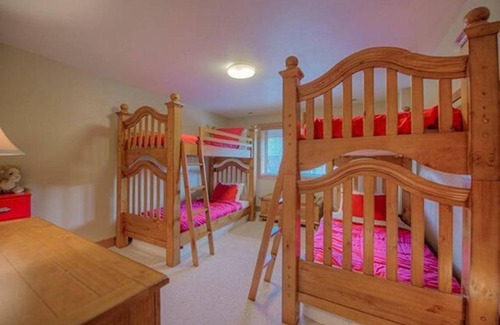 Vista Point Apartment | Creekside Home 202