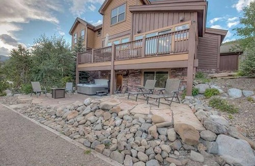 Vista Point Apartment | Creekside Home 202