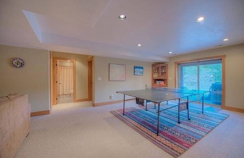 Vista Point Apartment | Creekside Home 202
