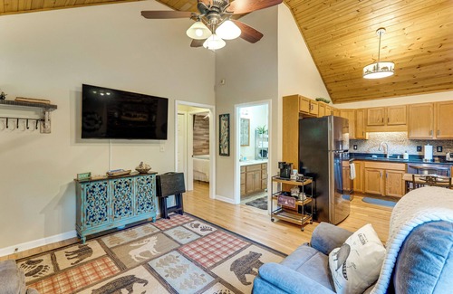 Marble Cabin | Creekside Smokies Cabin 8 Mi to Murphy