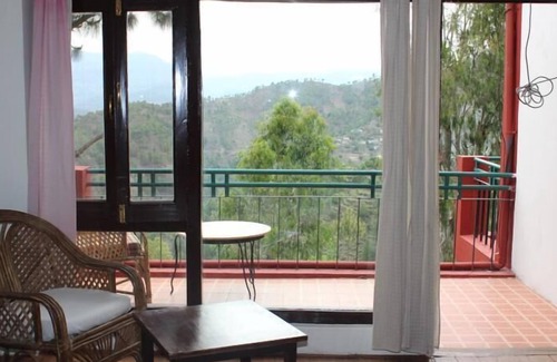 Majkhali Villa | Crestmont Snow View Resort Ranikhet