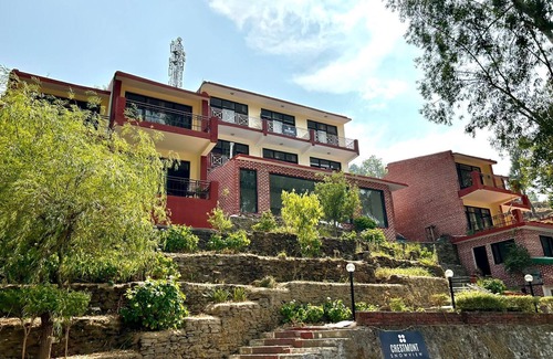 Majkhali Villa | Crestmont Snow View Resort Ranikhet