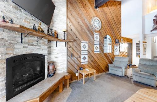 Mammoth Lakes Apartment | Crestview 36
