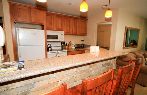 Mammoth Lakes House | Crestview #63