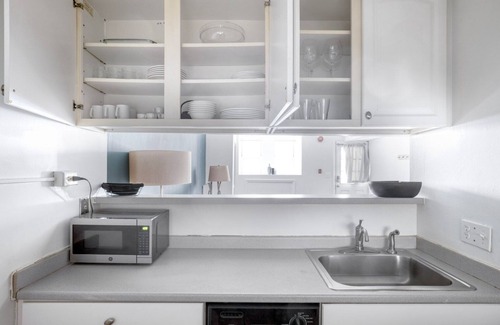 Dupont Circle Apartment | Crisp Dupont Circle 1BR w/W/D 2 blocks to Whole Foods, by Blueground