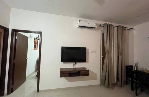 Chicalim Apartment | Cristelle's Heartwood Haven with Water Park Slides & Gym close to Jacinto Island