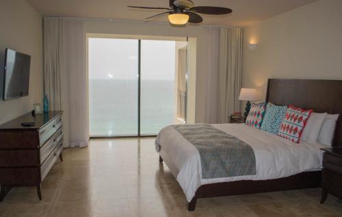 Barrio Los Faroles Resort | Crocs Resort & Casino