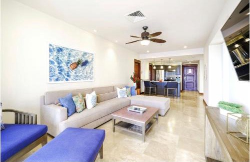 Barrio Los Faroles Resort | Crocs Resort & Casino